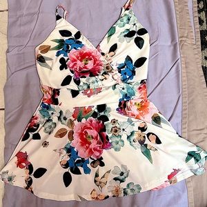 Venus- Women’s XS tank top floral blouse XS!